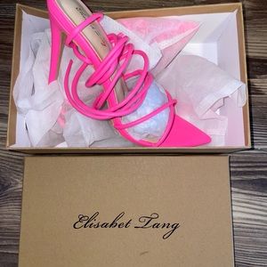 Pink heels never worn